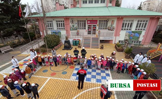 İtfaiyecilerden miniklere yangın eğitimi