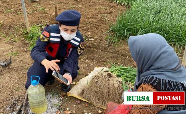 Jandarma 39 kadının telefonuna KADES uygulaması indirdi