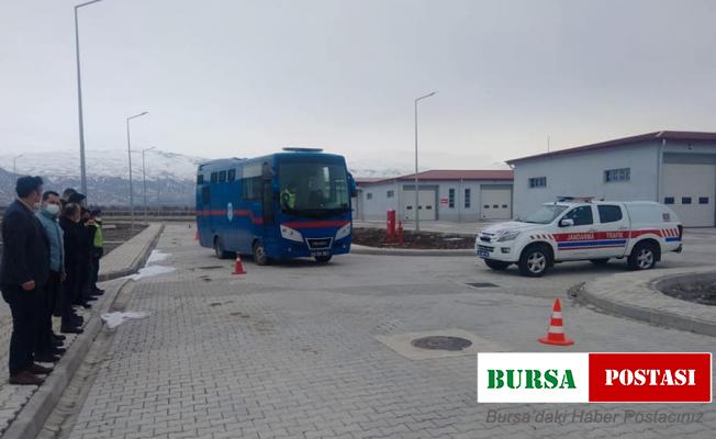 Jandarma ekiplerinden cezaevi personeline trafik güvenliği eğitimi