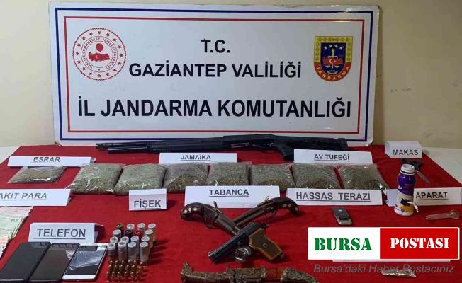 Jandarma uyuşturucu satıcısı ve kaçakçılara göz açtırmıyor