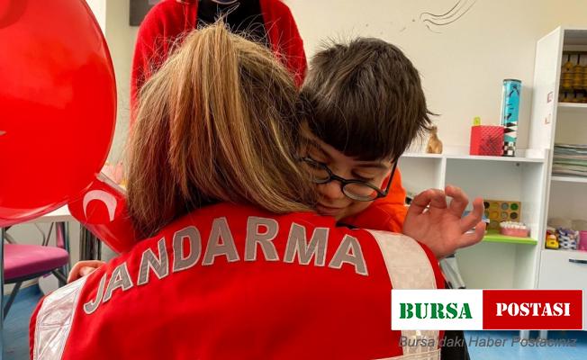 Jandarma’dan özel çocuklara özel ilgi