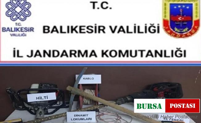 Kaçak kazı yapan 5 kişi yakalandı