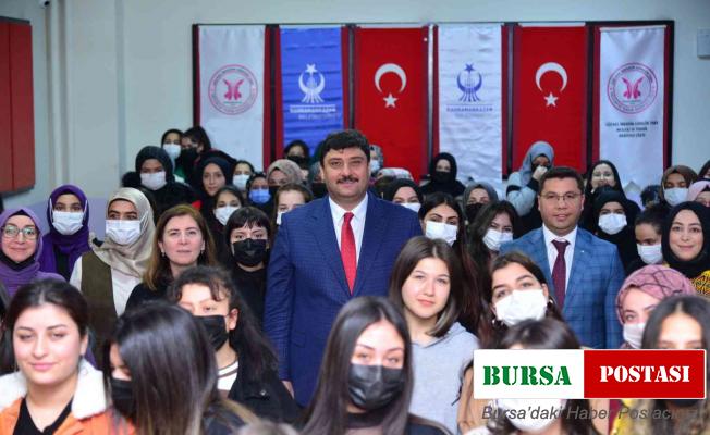 Kahramakazan Belediye Başkanı Oğuz liseli gençlerle bir araya geldi