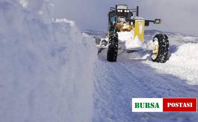 Karabük’te kar nedeniyle kapanan köy yollarından 200’ü ulaşıma açıldı