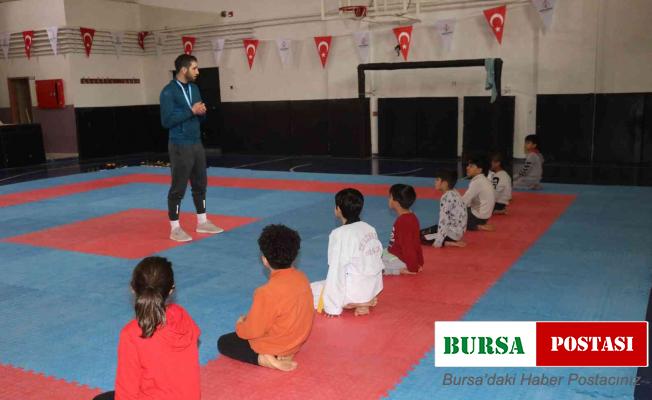 Karaköprü’de çocuklara kickboks kursu