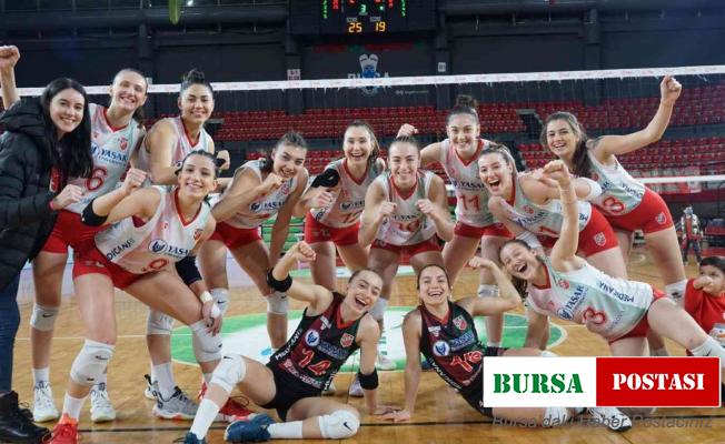 Karşıyaka Kadın Voleybol, Edremit Belediyesi Altınolukspor’u yendi