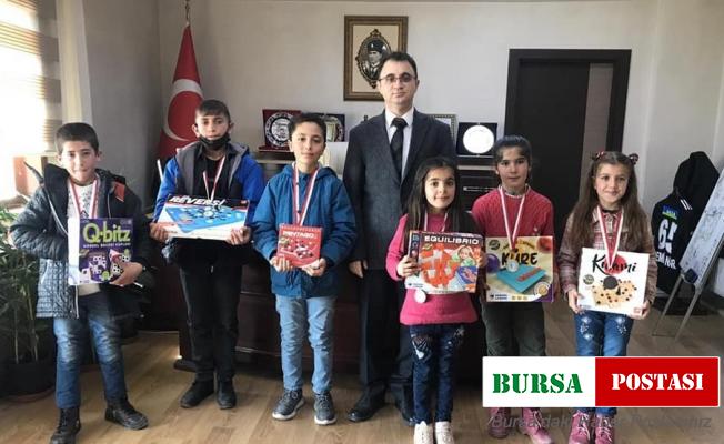 Kaymakam Nasır başarılı öğrencileri ödüllendirdi
