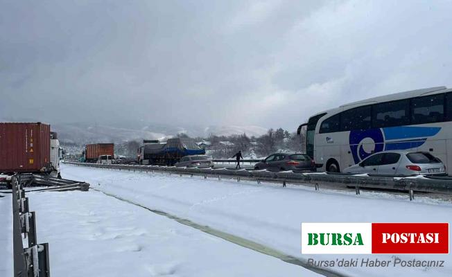 Kaza sebebi ile kapanan TEM Otoyolu açıldı