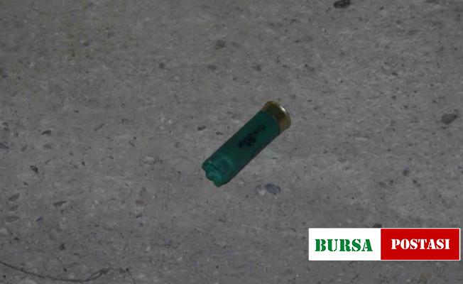 Kendisini polis olarak tanıtan restoran bekçisi 2 kişiyi silahla yaraladı