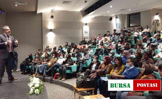 Kilis 7 Aralık Üniversitesi İpekyolu Kariyer Fuarı’na katıldı