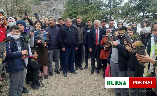 Kırkağaç’ta 176 fidan toprakla buluştu
