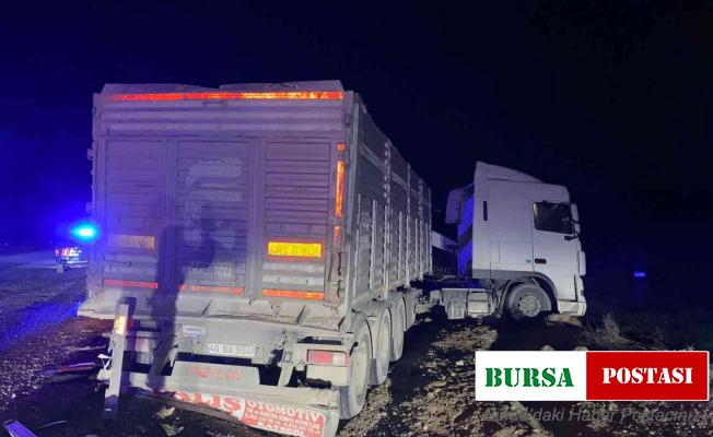 Kırşehir’de tır ile minibüs çarpıştı: 1 ölü