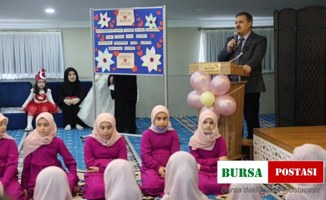 Kız Kur’an Kursu öğrencilerinden anlamlı program