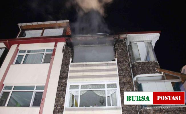 Kocaeli’de 3 katlı binada yangın çıktı, bir kişi dumandan etkilendi