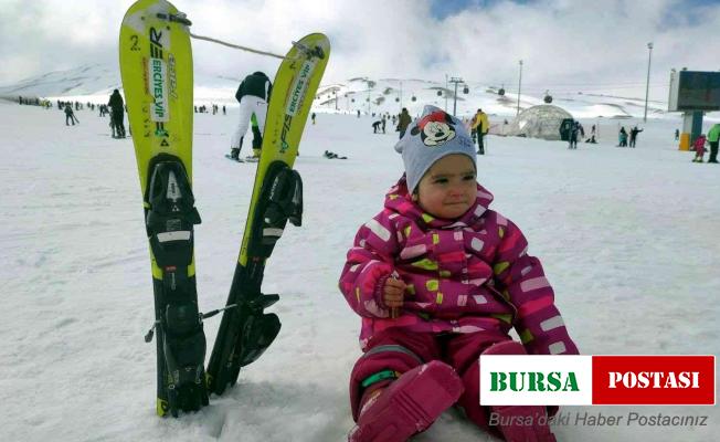 Konuşmayı öğrenemeden kayak yapmayı öğrendi