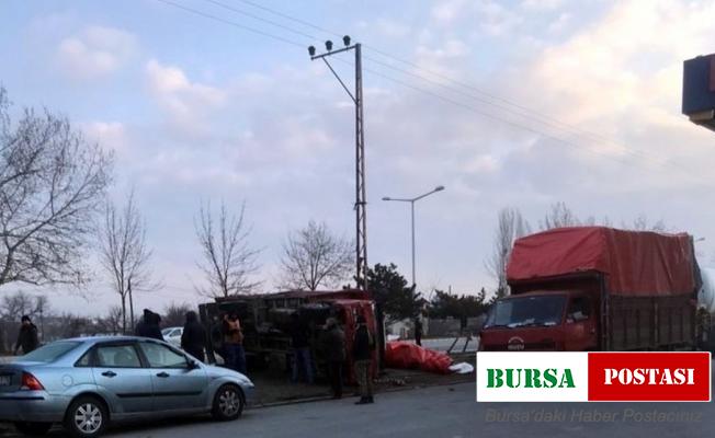 Konya’da kontrolden çıkan tır park halindeki araçlara çarptı: 1 ölü