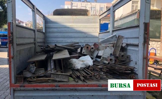 Köprü inşaatında kullanılacak demirleri çalan hırsızlar yakalandı