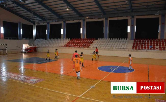 Korkuteli’nde okullar arası futsal  turnuvası başladı
