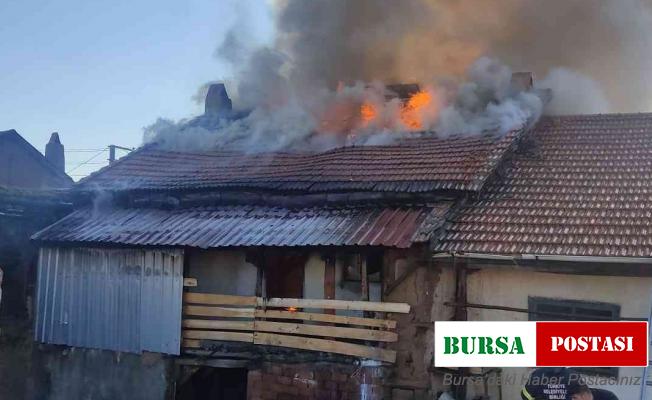 Köy evinde yangın çıktı