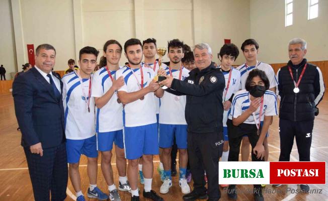 Kumluca Genç Erkekler Futbol Turnuvasının şampiyonu belli oldu