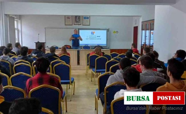 Kütahya’da lise öğretmen ve öğrencilerine okul afet farkındalık eğitimi