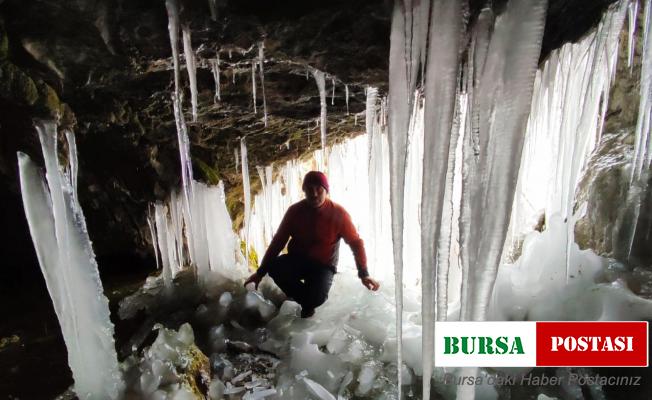 Mağaralarda dev buz sarkıtları oluştu