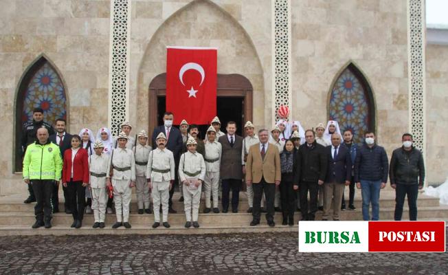 Malazgirtli öğrencilerden ‘18 Mart’ gösterisi
