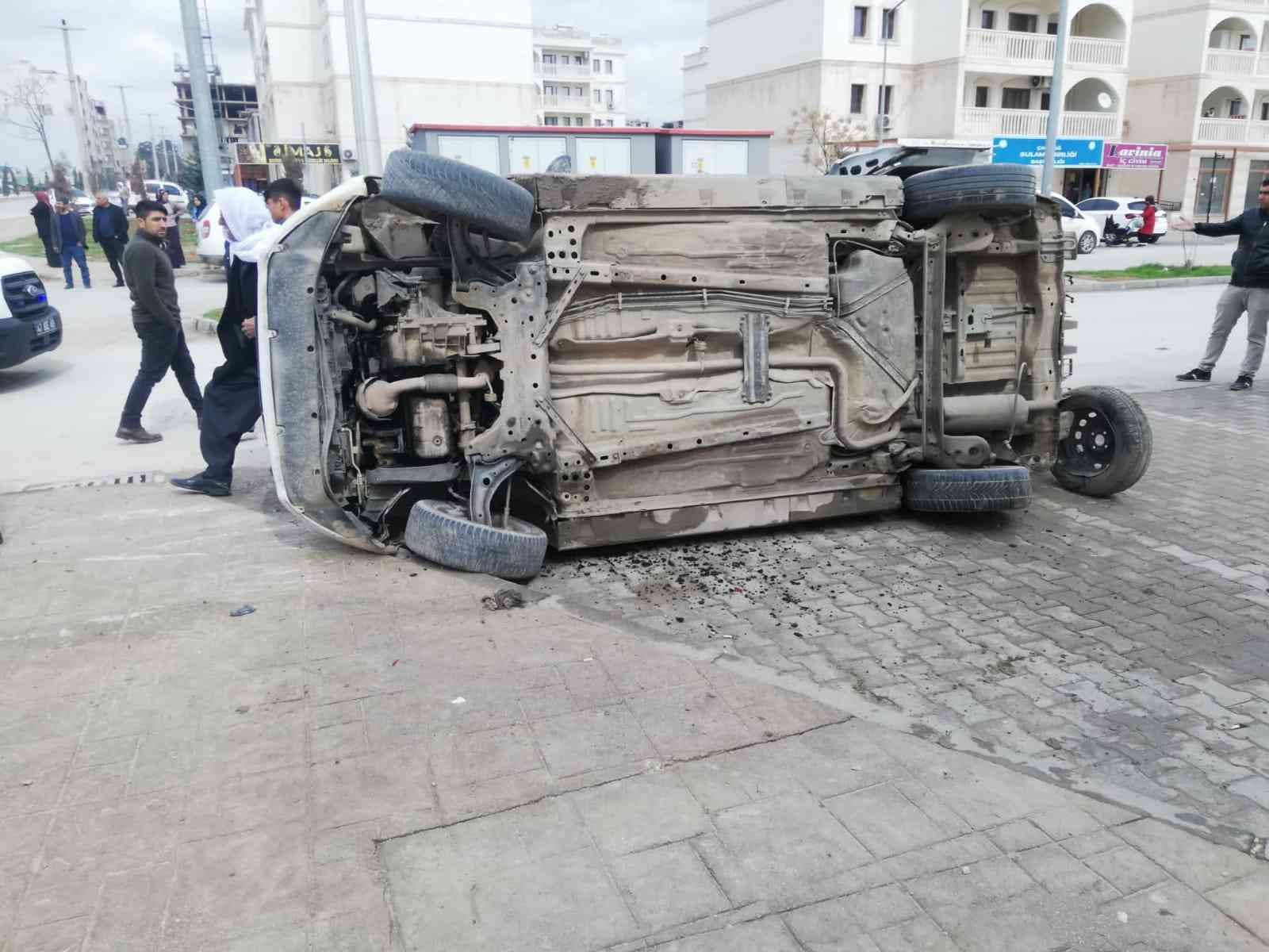 Mardin’de caddeşan yayalara çarptırılır:
