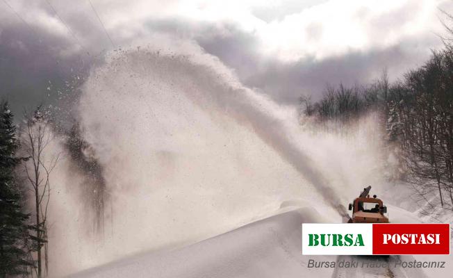 Mart bitti, kar esareti bitmedi: 2 metre karla zorlu mücadele