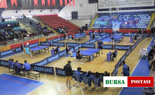 Masa tenisinde kıran kırana mücadele