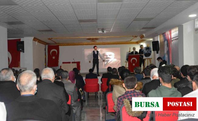 Mehmet Akif Ersoy dizeleriyle anıldı