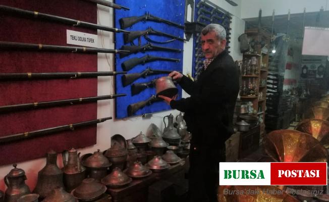 Merakı onu antikacı yaptı, 40 bine yakın antika obje biriktirdi