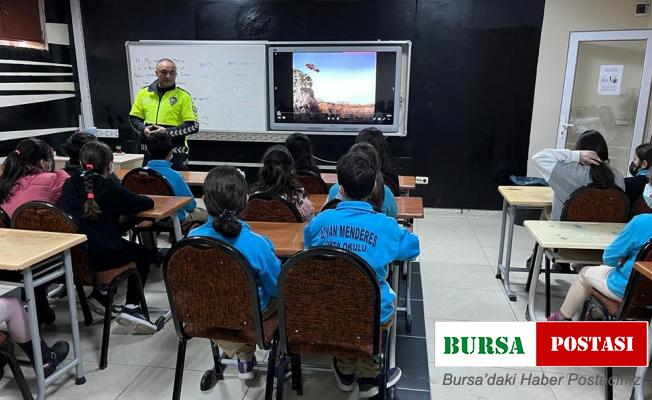 Mersin polisinden öğrencilere trafik eğitimi