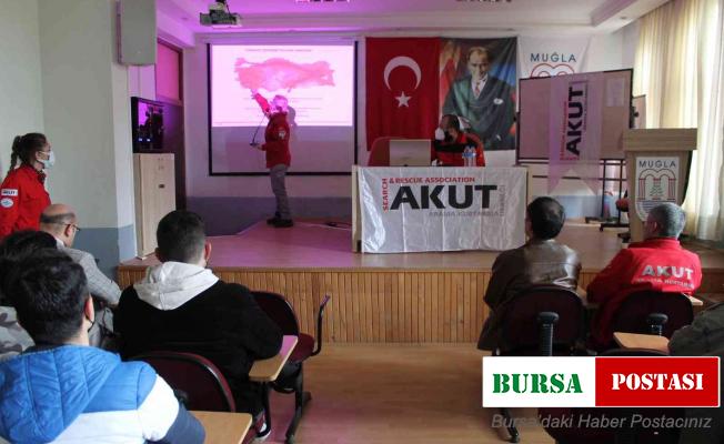 Milas’ta öğrenciler deprem konusunda bilgilendirildi