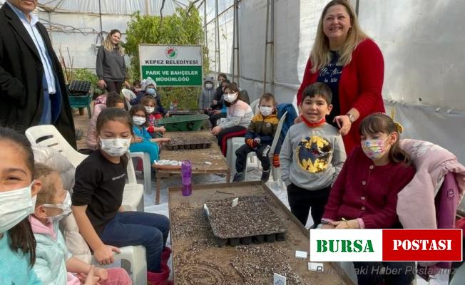 Minik öğrenciler ata tohumlarını toprakla buluşturdu