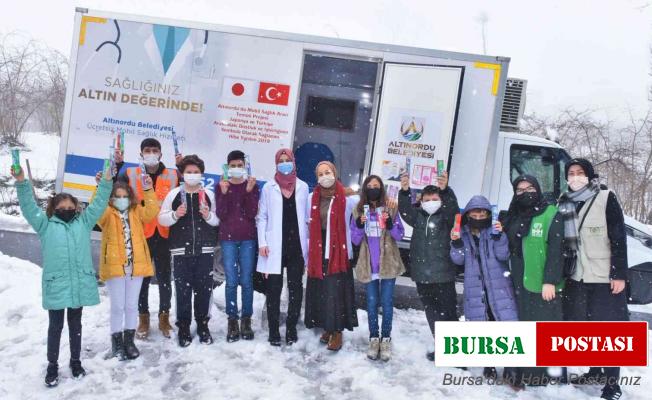 Mobil sağlık tarama aracı, minikler için yollarda