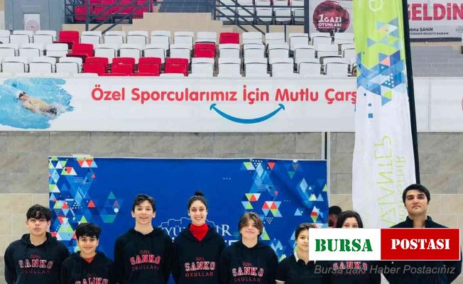 Mustafa Cengiz 1. Gazi Oyunları yüzme yarışması