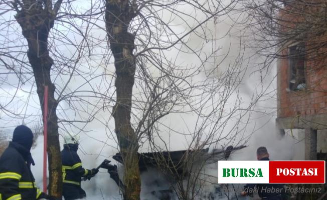 Odunluk yangını korkuttu