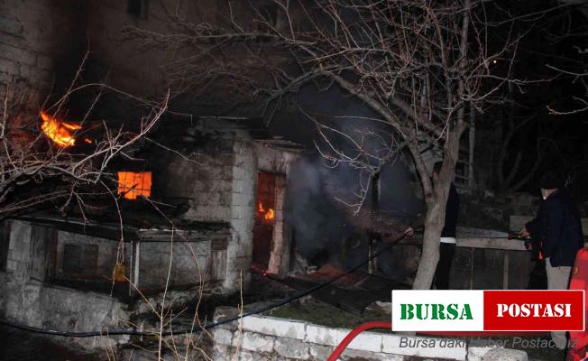 Odunlukta çıkan yangın büyümeden söndürüldü