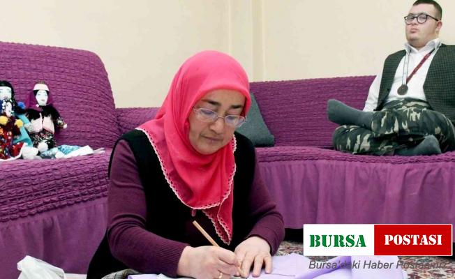 Oğlu için verdiği mücadele ile yılın annesi seçildi