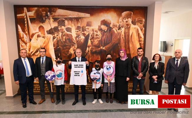 Öğrenciler “Damlaya damlaya çöl olur” projesini tanıttı