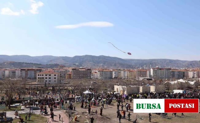 Öğrenciler uçurtma şenliğinde eğlendi