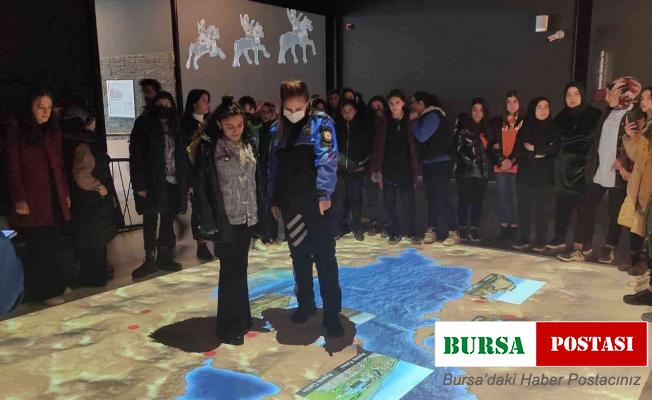 Öğrenciler Van Müzesini gezdi