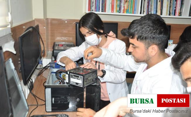 Öğrenciler yüzlerce bilgisayarın çöp olmasını engelledi