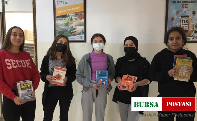 Öğrencilerden kitap toplama kampanyası