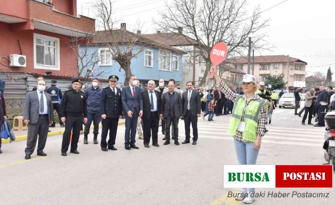 Okul önlerindeki trafik düzenini gönüllüler sağlayacak