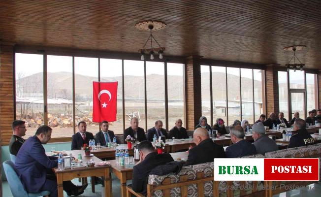 Oltu ilçe protokolü, şehit aileleri ve gazilerle yemekte buluştu