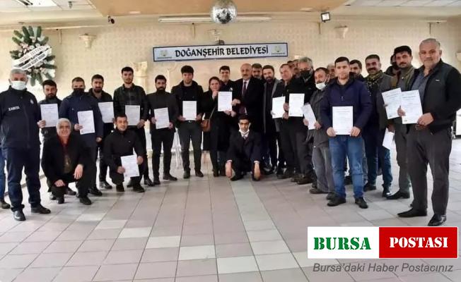 Orman Yetiştirme ve Bakım İşçisi Sertifikaları dağıtıldı