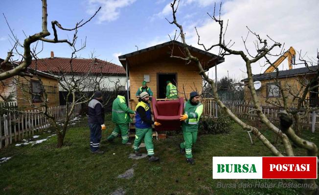 Osmangazi’de hobi bahçesi adı altındaki kaçak yapılar yıkıldı