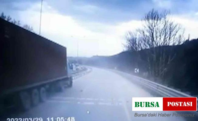Bursa’da karayolunda tırın kaza anları kamerada